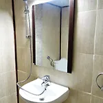 за гости The Old House Hotel Velingrado