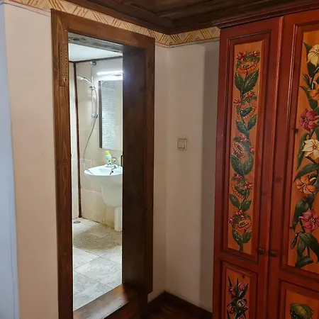 Hotel за гости The Old House Welingrad