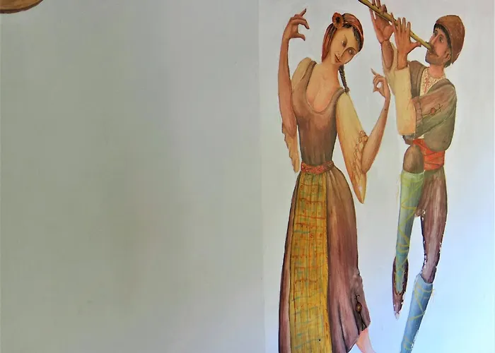 за гости The Old House Hotel 3*