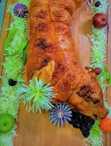 за гости The Old House