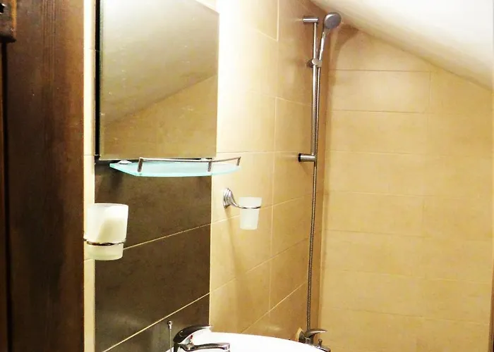 за гости The Old House 3*