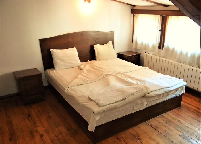 за гости The Old House 3*