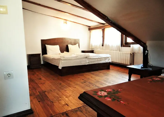 за гости The Old House 3*